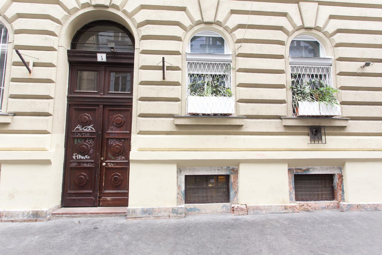 Susan Apartment Near Blaha Lujza Square, Budapest