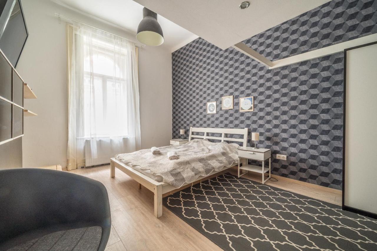 Susan Apartment Near Blaha Lujza Square — Fotók 3